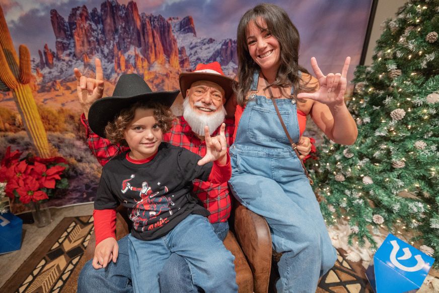 120826_2026_YuletideOnTheRange_872x581.jpg